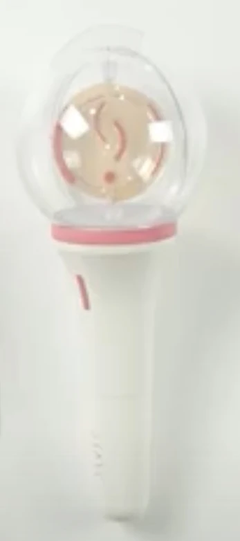 Guess all the kpop groups i like by their lightsticks Part 1 | Fandom