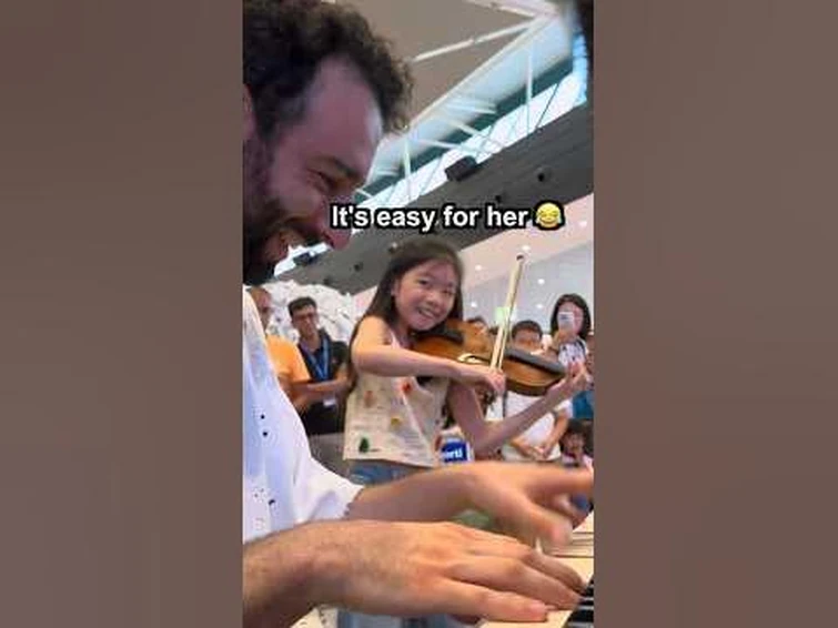 A 10-year old violin prodigy plays Vivaldi Summer with me and SHOCKS the whole Airport 😱🎻