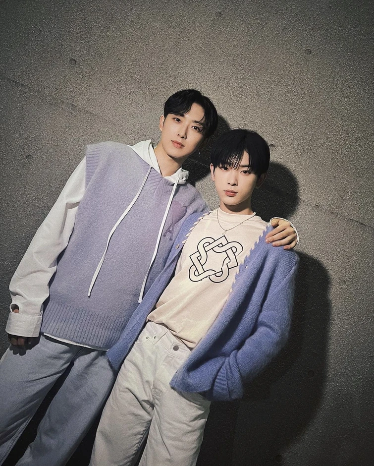 Day 588 of posting a pic of the members of &Team because they debuted!!