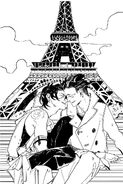 Malec em Paris, em frente a Torre Eiffel