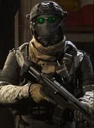 Алекс скрывает лицо под маской