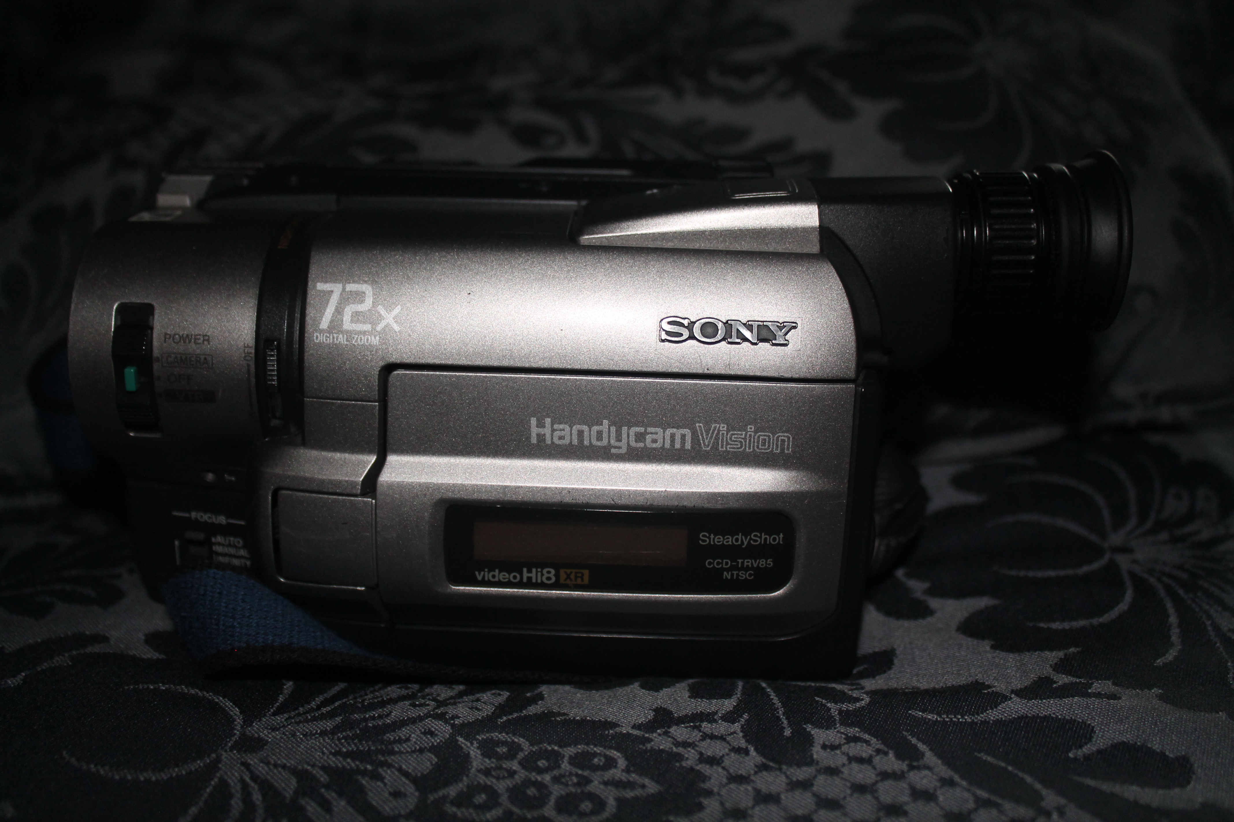 Sony CCD-TRV85 | CamcorderPedia Wiki | Fandom