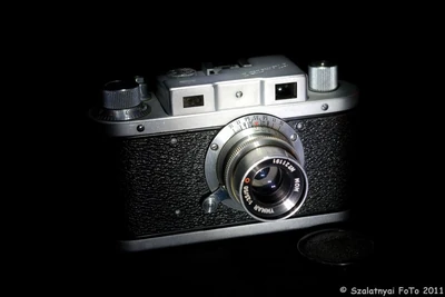 Mometta | Camerapedia | Fandom