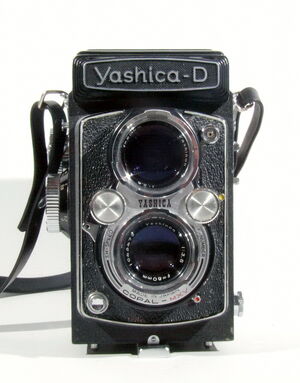 Yashica-D 01