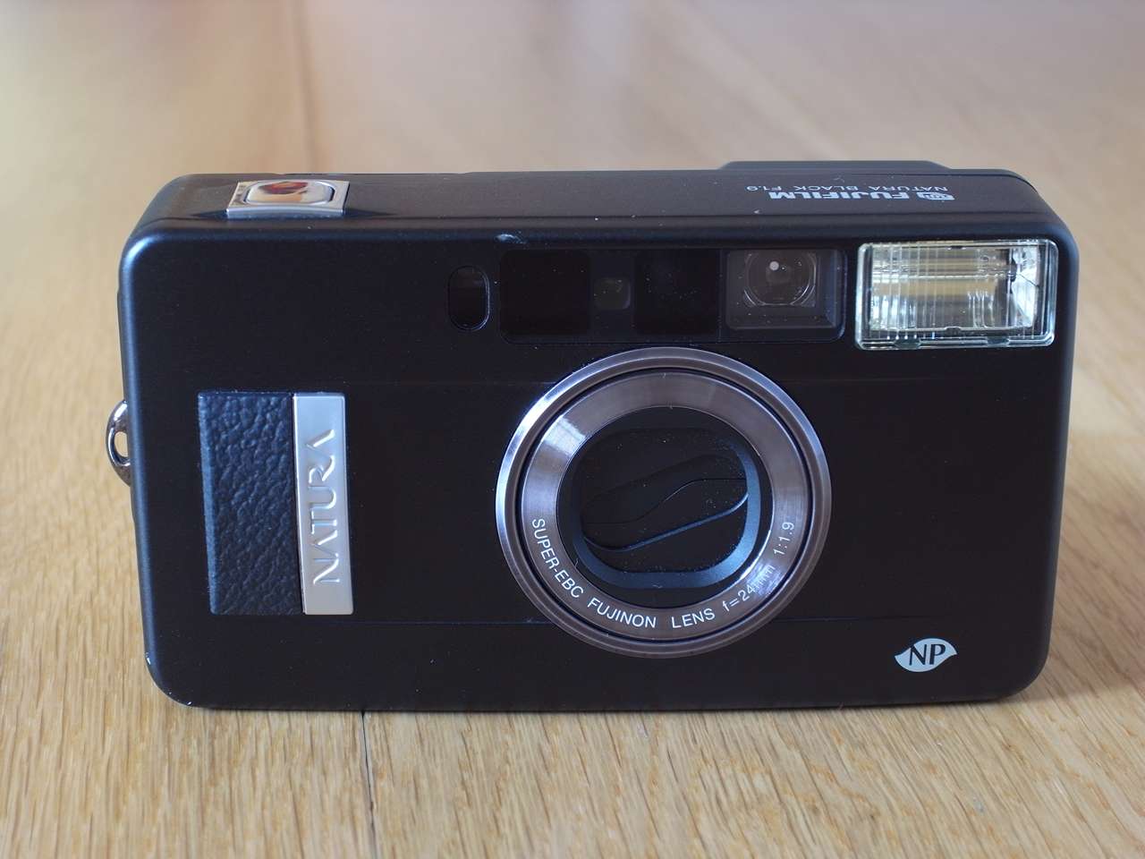 FUJIFILM NATURA BLACK F1.9-