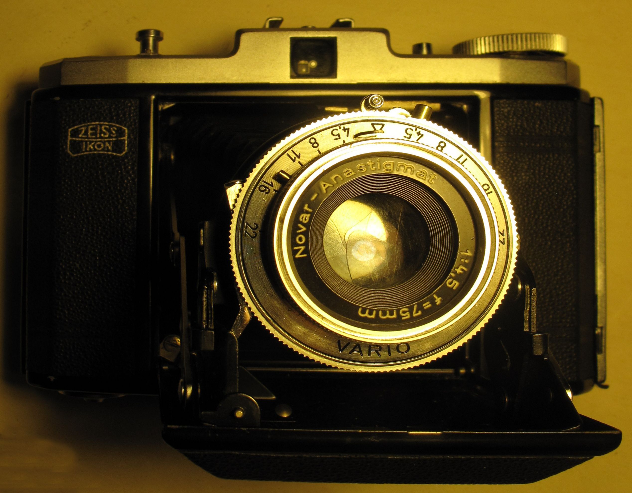 Zeiss Ikon Nettar Shutter Release Assembly | Camerapedia Zeiss Ikon Nettar Shutter Release Assembly | Camerapedia