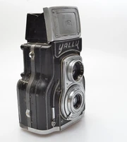 YALLU front by mayumi