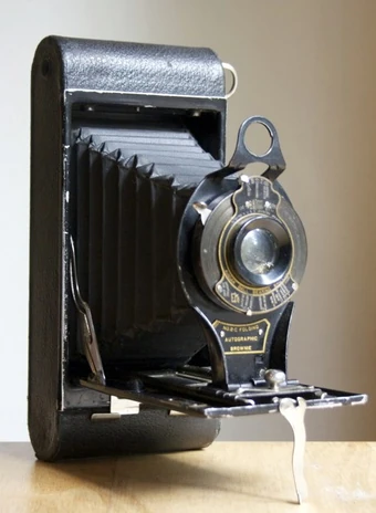 Appareil photo Kodak N° 2 Folding Autographic Brownie