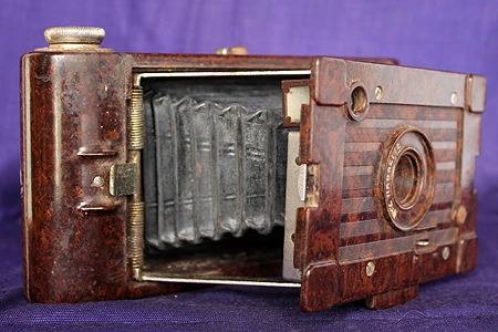 Kodak No.2 Hawkette The lovely Hawkette is a folding camer