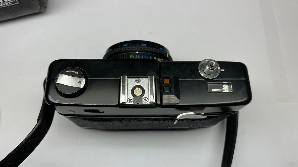 Petri Color 35 Camera: A Vintage Alternative to Rollei 35