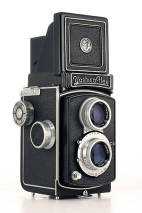 Revisiting a classic – Yashica Flex model S | Chasing