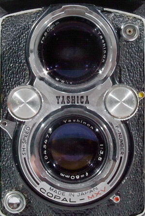 Yashica-D 02