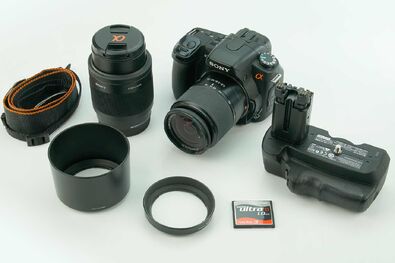 SONY A350 kit with two lenses, photo: Christoph de Haar