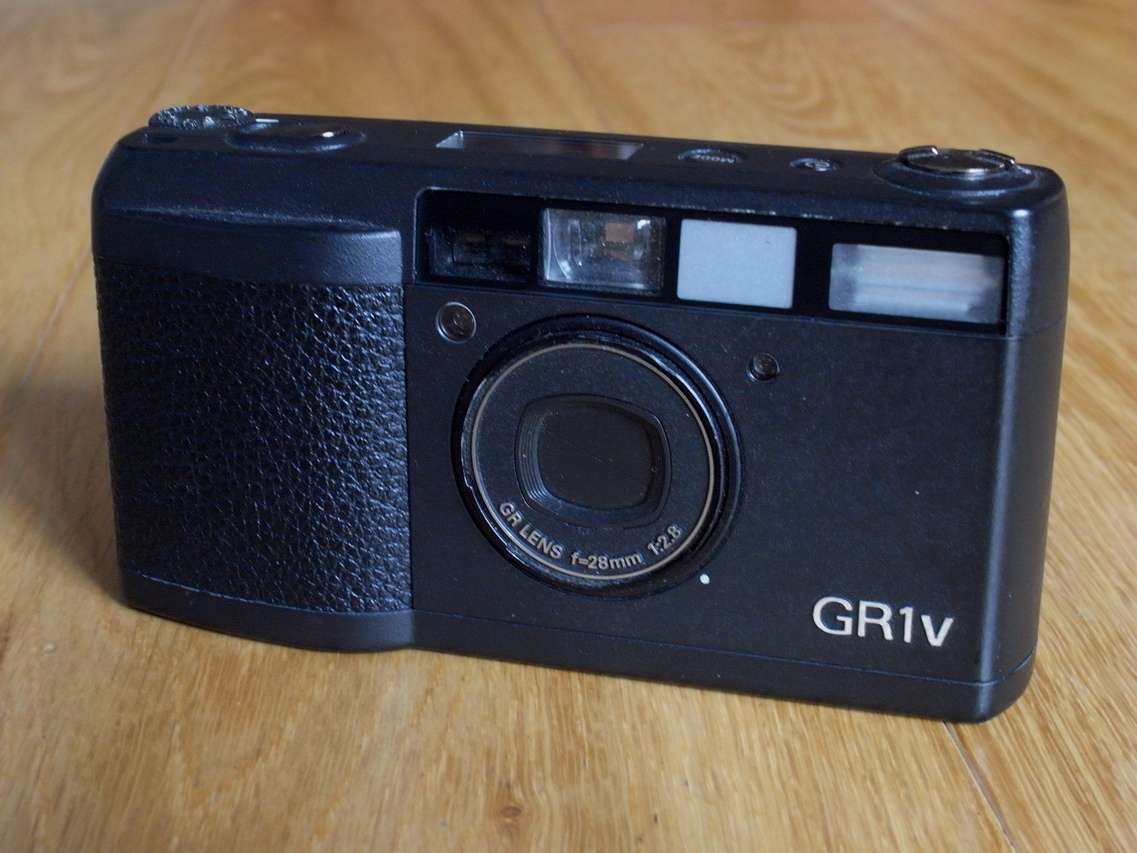 RICOH GR1v