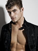 Tylerbatchel-male-model-shirtless-photos-02212009-28-430x570