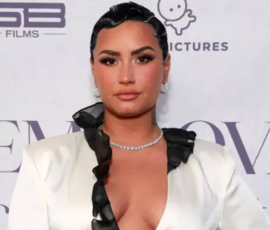 Two Pieces, Demi Lovato Wiki