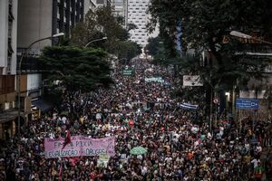 Sao Paulo 2017 May 6 Brazil crowd