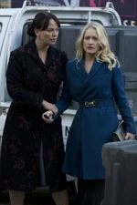 Clarice takes Amanda away from the MAGLEV explosion site.