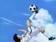 Tsubasa scoring against Wakashimazu