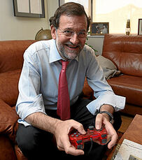 Rajoy haciendo lo que hacen los presidentes de gobierno en España.