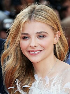 chloe grace moretz carrie remake