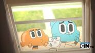 Gumball i Darwin za oknem