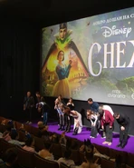 Екипа синхронизације на премијери.