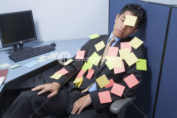 Businessman-asleep-at-desk-with-notes HFCbCfCrs SB PM