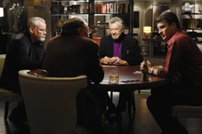 Castle jugando una partida de Poker.