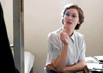 At jail, Claire feels cautios about giving information about the art stolen.