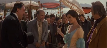 At the age of 21, Elena returns to Las Californias with Don Rafael Montero