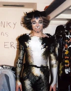 Victor Stori James backstage London.jpg (85 KB) Victor (cover)