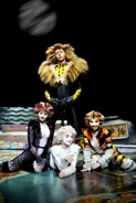 Tugger Filippo Strocchi UK 2014 01.jpg (862 KB) UK Tour 2013-2014