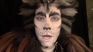 Munk Andy Tugger Mane Backstage Bway 2016.jpg (243 KB)
