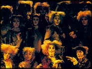 Pyramid Vienna 83 02.jpg (208 KB)