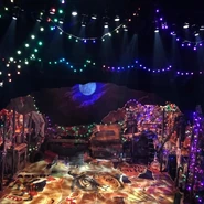 NAP 70 Bway16 Set 04.jpg (145 KB)