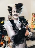 Alonzo Sam Lips with cat.jpg (182 KB) Sam Lips