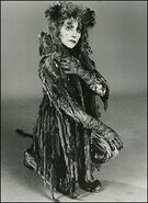 Loni Ackerman as Grizabella