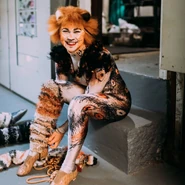 Jennyanydots Eloise Kropp backstage Bway 2017.jpg (104 KB)