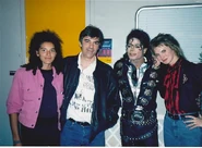Michael Jackson John Napier Donna King Backstage 1989.jpeg (81 KB) 1989