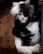 Simone Giovannini as Alonzo