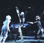 Alonzo Vic Silla RCCL Cast 8.jpeg (465 KB) Victoria