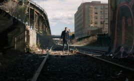 S03E24-Holmes descends