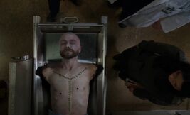 S02E23-West in morgue