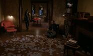 S05E20-Cards on floor