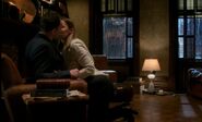 S04E18-Fiona Sherlock kiss