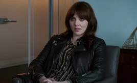 S05E16-Kitty head shot