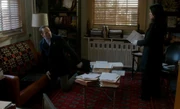 S04E13-Holmes Watson sofa safe