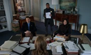 S03E22-In Nichols office