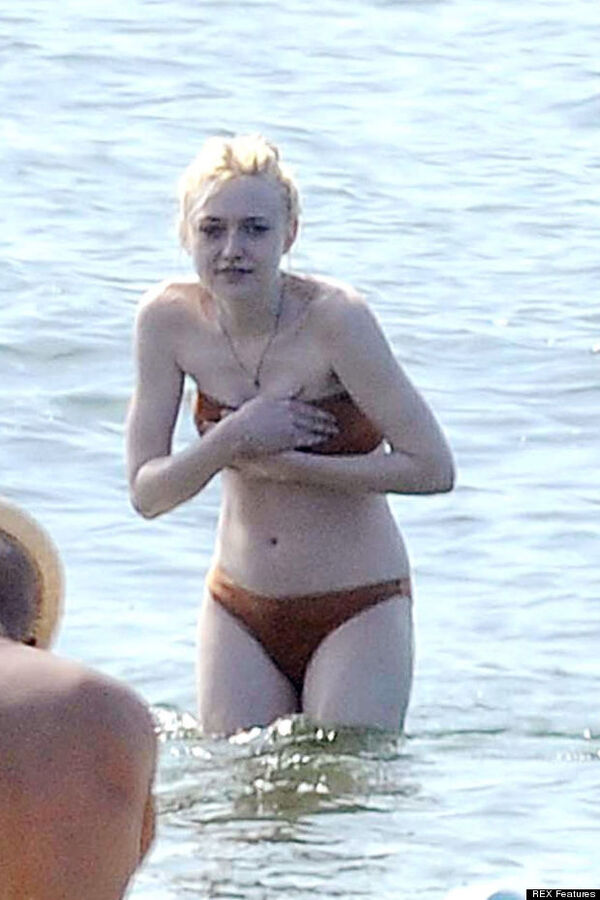 User blog:Ceauntay/Amy Tammie flaunts bikini figure on Grown Ups 2 set, Ceauntay Gorden's junkplace Wiki